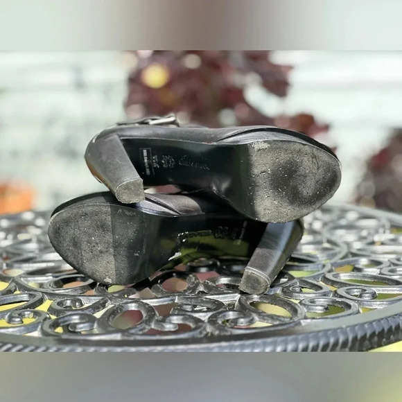 Stella Luna — Italian Leather Platform Pumps - Picture 7 of 10